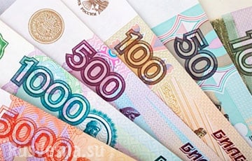 Беларусы не смогут сдавать в банки поврежденные московитские рубли