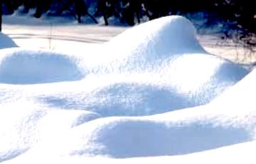 Под Минском искрил и светился сугроб