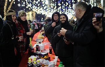 В Тбилиси в новогоднюю ночь прошел необычный протест