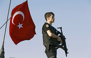 Bloomberg: Турция впервые использовала «рои беспилотников» в Сирии