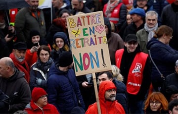 Францию охватили массовые протесты против пенсионной реформы