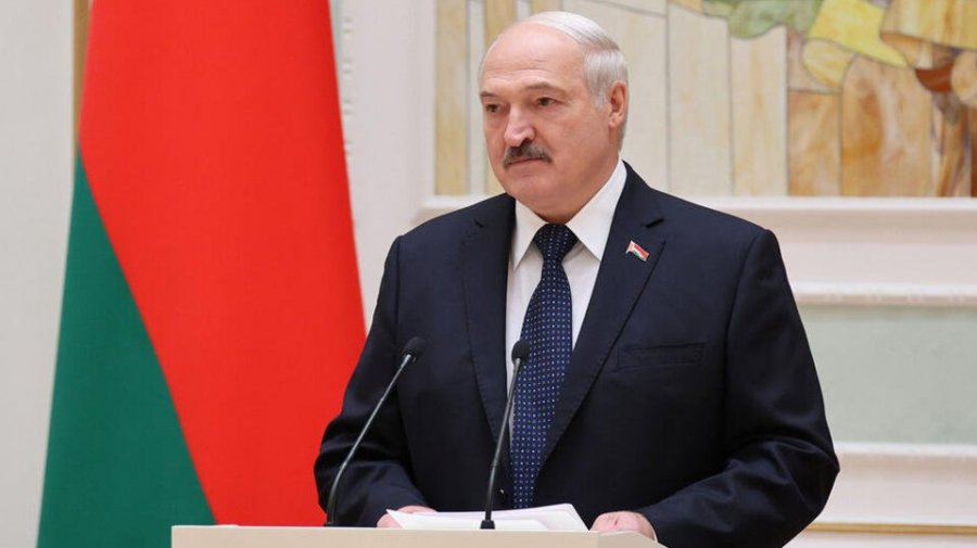 Лукашенко пообещал жестко ответить на милитаризацию у западных границ