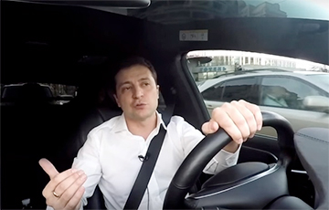 Зеленский записал новое видео за рулем Tesla