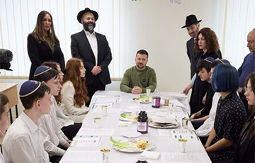 Зеленский встретил канун Песаха в бомбоубежище еврейской школы в Киеве