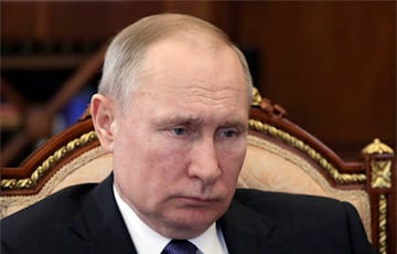 «Путин сидел на полу и истерически плакал»