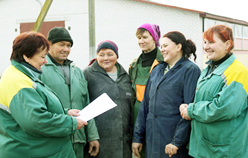 Под Каменцем работники аграрного комплекса отказались cтавить подписи за Лукашенко