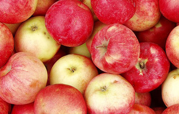 Сколько стоят яблоки и мандарины на Комаровке