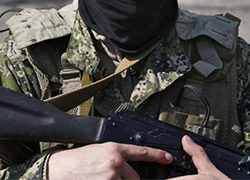 Сепаратисты вынесли оружие из музея в Донецке