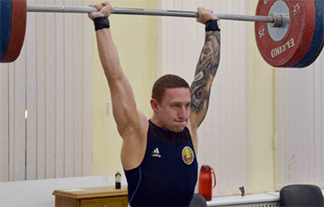 Белорус Лаптев выиграл золото на дебютном взрослом ЧЕ по тяжелой атлетике