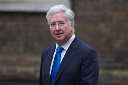 Британский министр обороны ушел в отставку на фоне обвинений в домогательствах