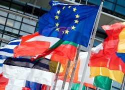 Чиновникам запретили участвовать в программах Евросоюза