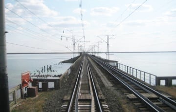 Удар по Чонгарскому мосту: появились спутниковые снимки