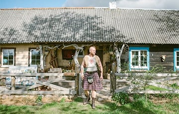 «Из сарая сделал кабинет»: как один из некогда самых богатых беларусов переехал из минского пентхауса на хутор