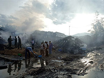 На жилые кварталы конголезского города упал самолет