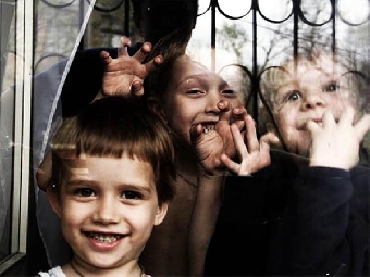 Беларуси и России нужно разработать совместную программу по организации жизнеустройства детей-сирот - мнение эксперта