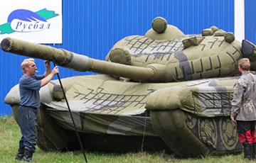 Украинский полковник объяснил, зачем московитам резиновые танки на фронте