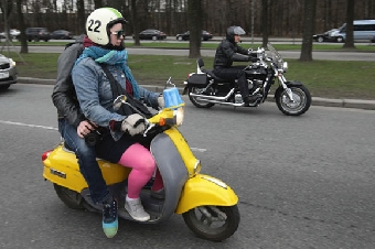Колонны велосипедистов в Минске должны будут сопровождаться машинами с желтыми мигалками