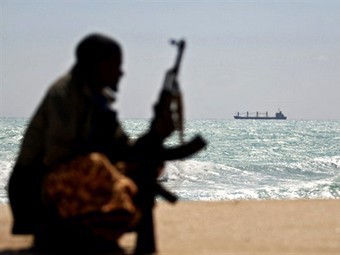 Неизвестные самолеты обстреляли базу сомалийских пиратов