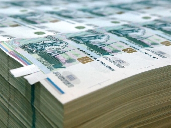 Денежная база сокращается. Цена рубля снижается