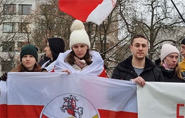 Белорусы Вильнюса вышли на акцию против сотрудничества Yara с «кошельком» режима