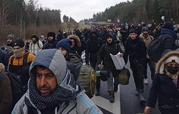 Мигранты забрасывали польских военных обломками бетона