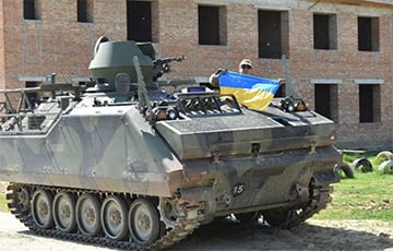 В Украину прибыло 20 военных автомобилей из Литвы