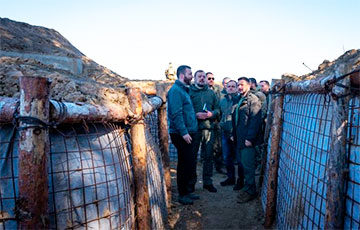 Зеленский проверил строительство фортификаций на границе с Беларусью