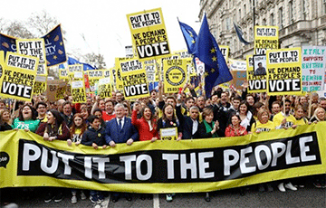 Миллион британцев вышел на шествие за второй референдум по Brexit