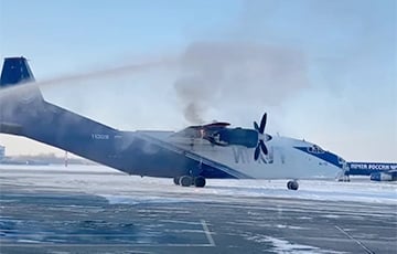 Московитский военно-транспортный самолет АН-12 загорелся прямо в аэропорту