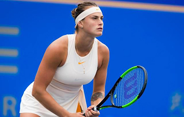 Соболенко разгромила девятую ракетку мира на итоговом турнире WTA