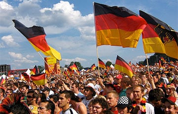Опрос: большинство немцев с оптимизмом встречают наступающий год