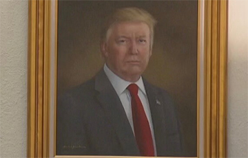 Трамп начал бороться со своими портретами
