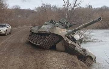 Российские военные в агонии бросают собственную технику под Харьковом