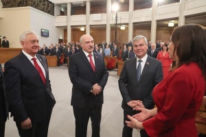 Неприкосновенность, госрезиденция и пособие: Лукашенко может получить гарантии после ухода с поста президента