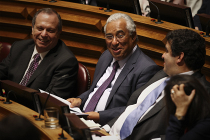 Португальские левые отправили в отставку кабинет меньшинства