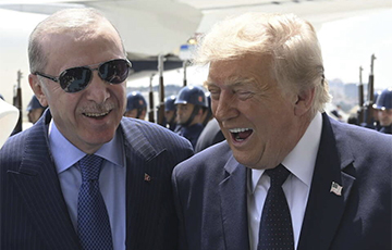 Трамп не хотел ехать на саммит НАТО — а уезжая, признавался в любви