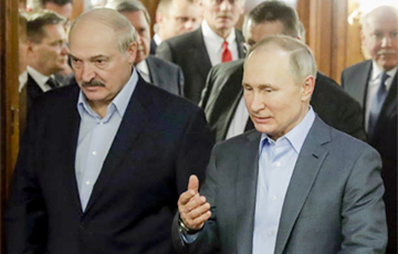 Лукашенко на страшной растяжке