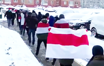 Беларусь вышла на воскресные марши (Онлайн)