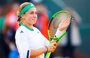 Латвийская теннисистка отказалась пожать руку Виктории Азаренко на турнире в Дохе