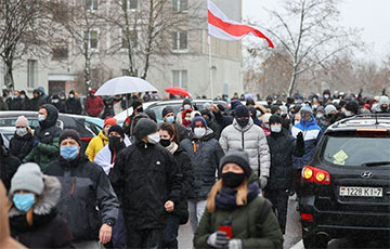 «Трибунал!»: Минчане вышли на вечерний марш