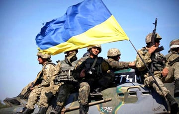 ВСУ подняли украинские флаги над горсоветом Изюма