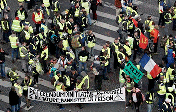 Франция начала расследование о влиянии РФ на акции «Желтых жилетов»