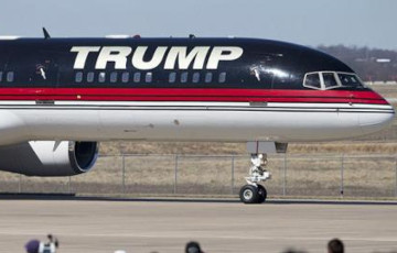 Самолет Трампа, летевший в Давос, внезапно вернулся в США