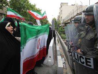 Евросоюз отверг обвинения Ирана в "развале" страны