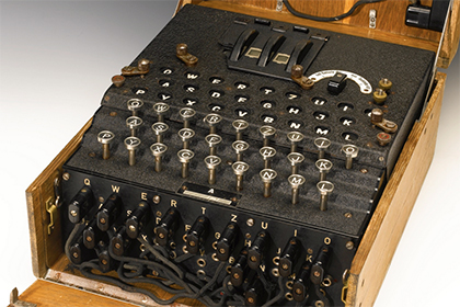Раритетную шифровальную машину Enigma продали за 232 тысячи долларов