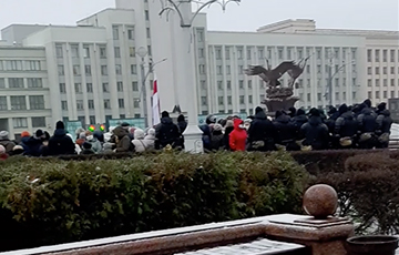 Лукашисты задержали пенсионеров, которые вышли на протест