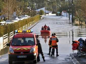 Из-за урагана "Ксинтия" в Европе погибли 52 человека
