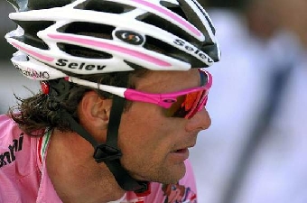 Белорус Константин Сивцов занимает 3-е место в общем зачете после первого этапа "Джиро д`Италия"