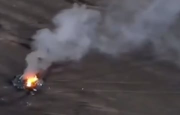Украинские морские пехотинцы сожгли технику оккупантов: видеофакт