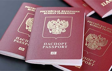 Госдума РФ приняла закон об изъятии загранпаспортов на границе